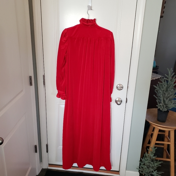 Vintage nightgown red velvet size medium - Picture 7 of 10